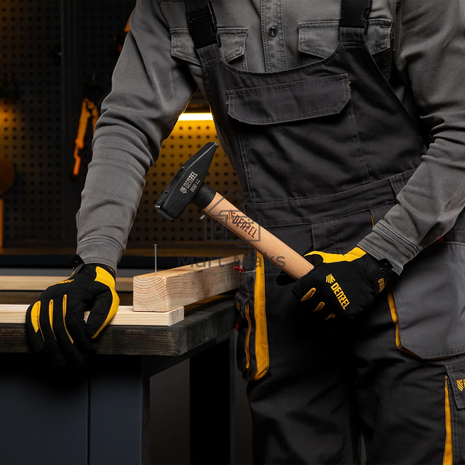 Молоток слесарный Denzel 800 г, кованый квадратный боек, буковая рукоятка