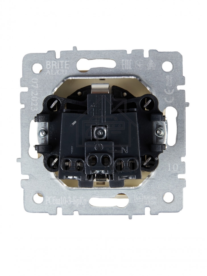 Розетка 1-местная IEK BRITE РСбш10-3-БрКр (BR-R16-16-K10) с заземлением, с защитными шторками и крышкой, 16А, IP20, бежевый