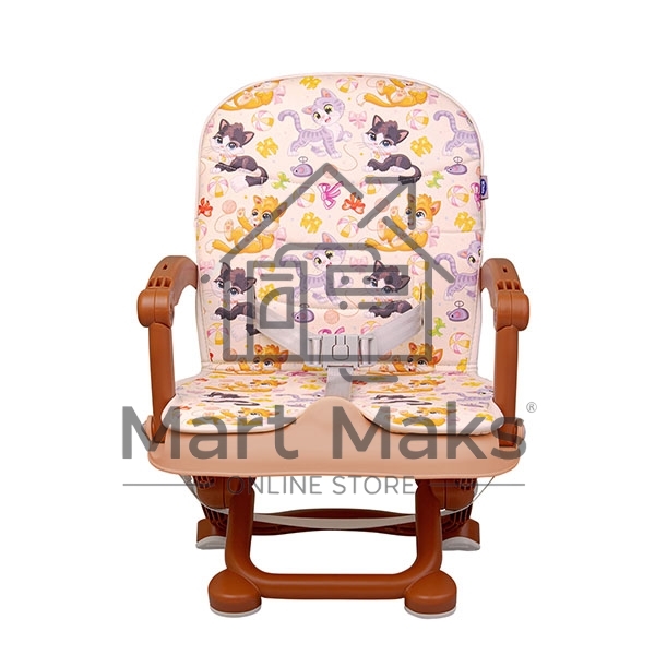 Стульчик для кормления BQ BCH012 Cats playing. Стульчик-бустер BQ BCH012. Гипоалергенные безопасные материалы/Съемный чехол из экокожи. Удобный, устойчив к загрязнению и легко моется/Съемная столешница/Безопасность малыша: устойчивая конструкция, нескольз