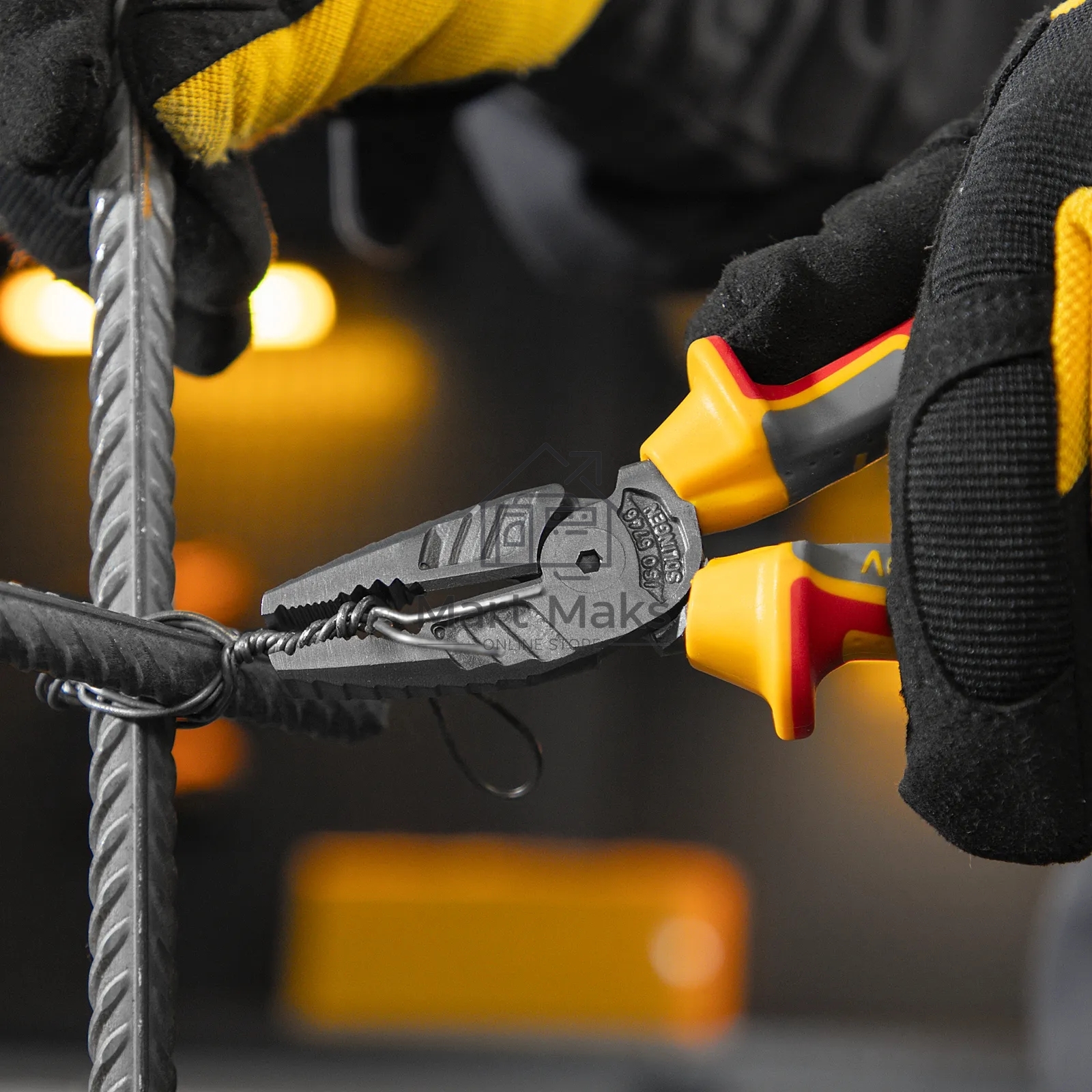 Плоскогубцы комбинированные Denzel диэлектрические трехкомпонентные рукоятки до 1000 В, 165 мм