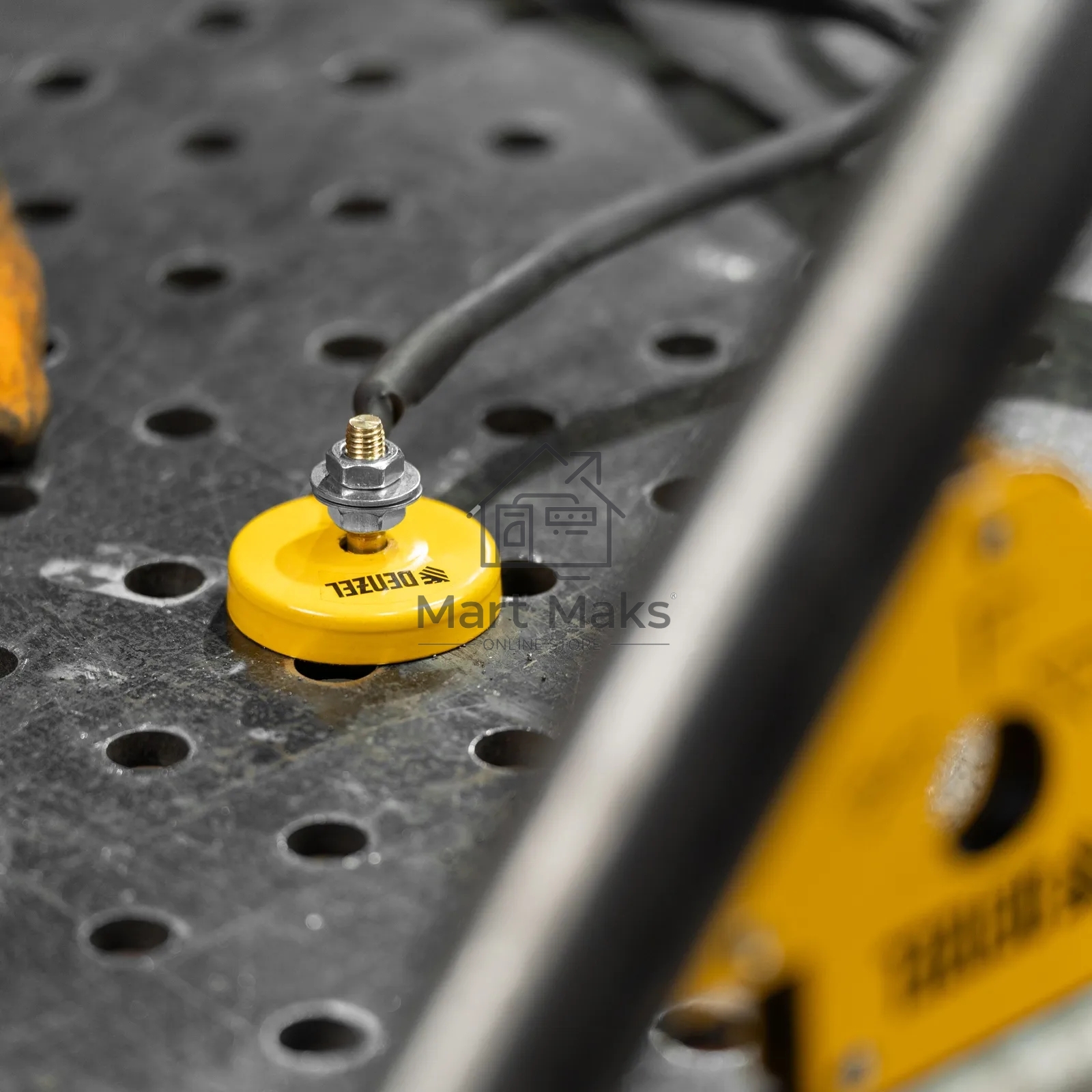 Набор из 2 магнитных сварочных фиксаторов и магнитной клеммы 