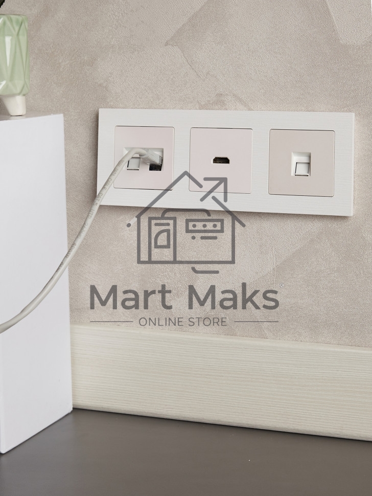 Рамка 3-местная IEK BRITE РУ-3-Бр DECOR рифленый белый