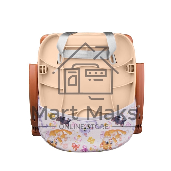 Стульчик для кормления BQ BCH012 Cats playing. Стульчик-бустер BQ BCH012. Гипоалергенные безопасные материалы/Съемный чехол из экокожи. Удобный, устойчив к загрязнению и легко моется/Съемная столешница/Безопасность малыша: устойчивая конструкция, нескольз