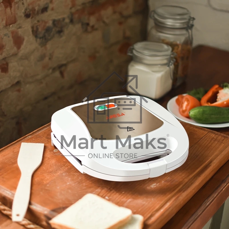 Сэндвичница Aresa AR-1205. 750 Вт. Термостойкий пластик со вставками из хромированной стали. Две сэндвичные формы.