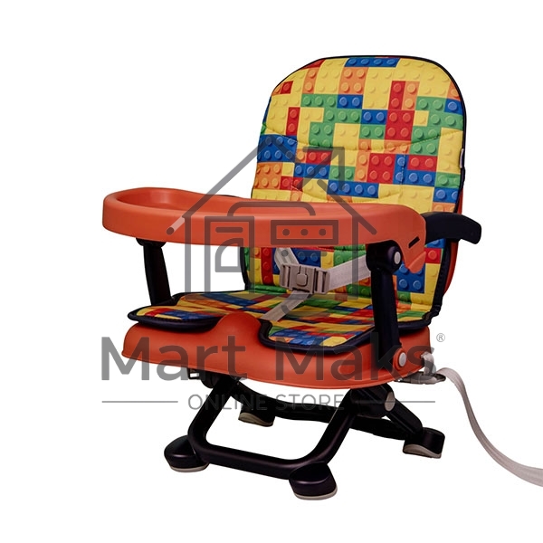 Стульчик для кормления BQ BCH012 LEGO. Стульчик-бустер BQ BCH012. Гипоалергенные безопасные материалы/Съемный чехол из экокожи. Удобный, устойчив к загрязнению и легко моется/Съемная столешница/Безопасность малыша: устойчивая конструкция, нескользящие ножки, надежная фиксация на стуле, разделитель для ног для дополнительной фиксации/4 уровня высоты/Благодаря своей компактности, легкой сборке и наплечной лямке его можно брать с собой на природу, в гости или путешествие