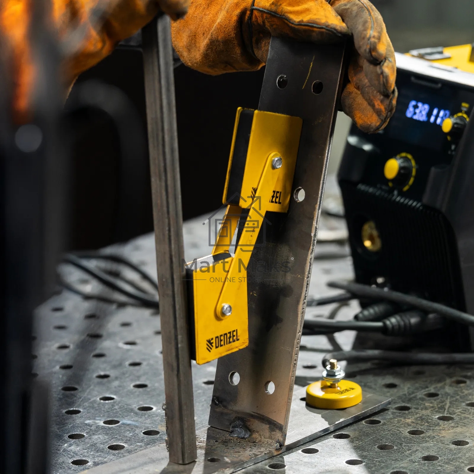 Фиксатор магнитный шарнирный Denzel для сварочных работ усилие 2x50 LB