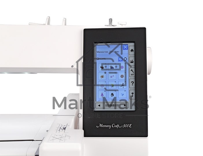 Швейная машина Janome Memory Craft 500Е 160 вышив.дизайнов, алфавит 6 видов, в том числе русский, монограммы в 2, 3 буквы и эмблемы, бордюры 46 видов, швейные строчки 52 образца, макс.поле вышивки 200х280 мм, увелич.рабочая поверхность, прямое соединение 