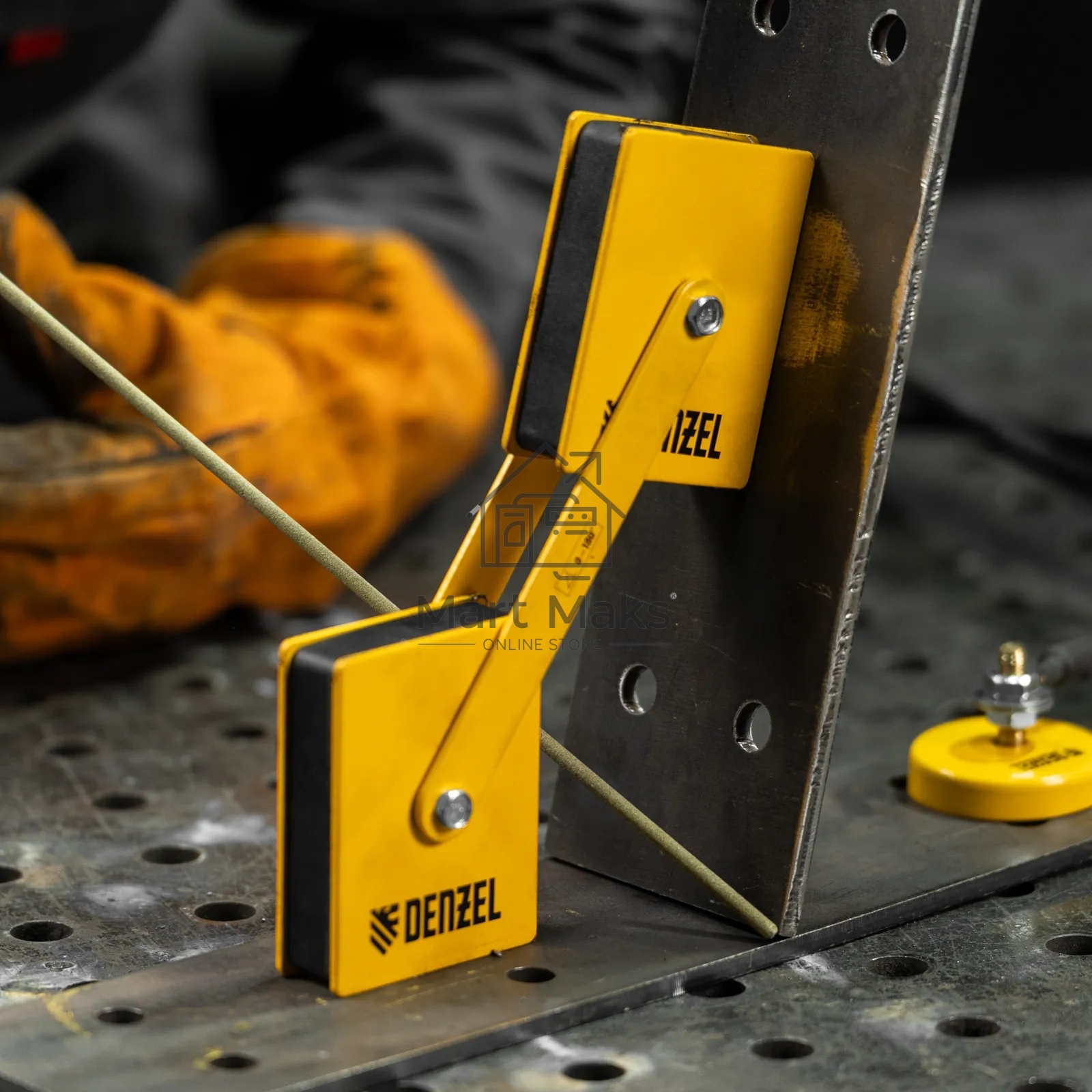 Фиксатор магнитный шарнирный Denzel для сварочных работ усилие 2x50 LB