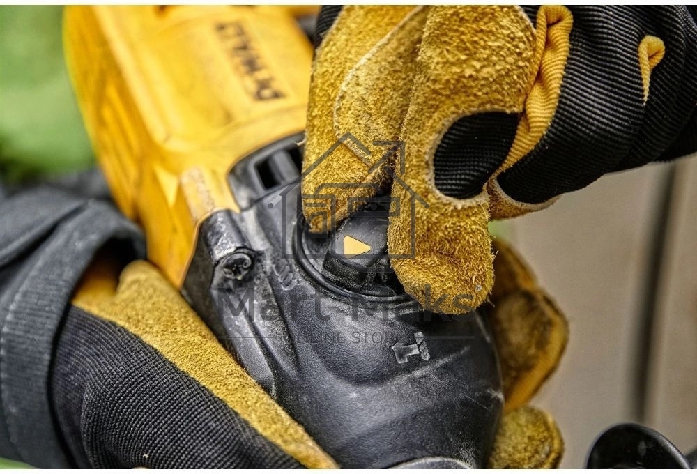 Перфоратор DeWalt D25033K-QS патрон:SDS-plus уд.:2.1Дж (кейс в комплекте)