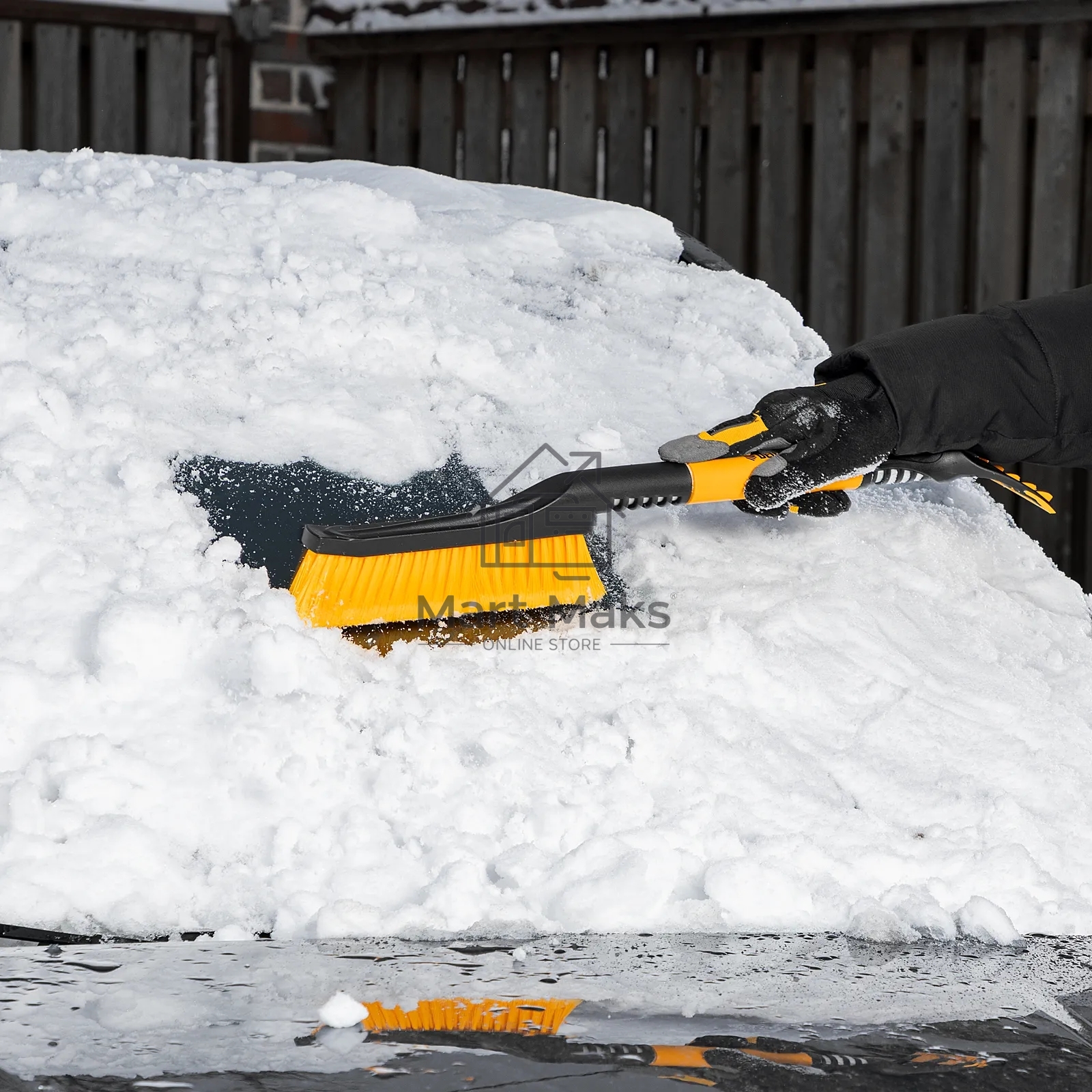 Щетка-сметка для снега со скребком Denzel 600 мм