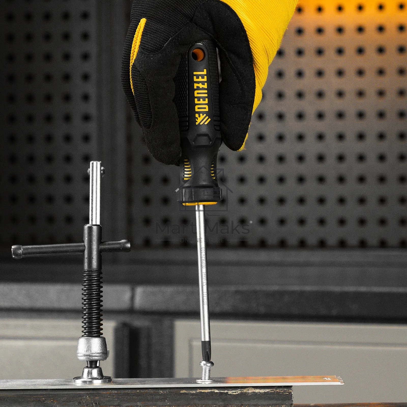 Отвертка Denzel PH2х100 мм, S2, 3к рукоятка