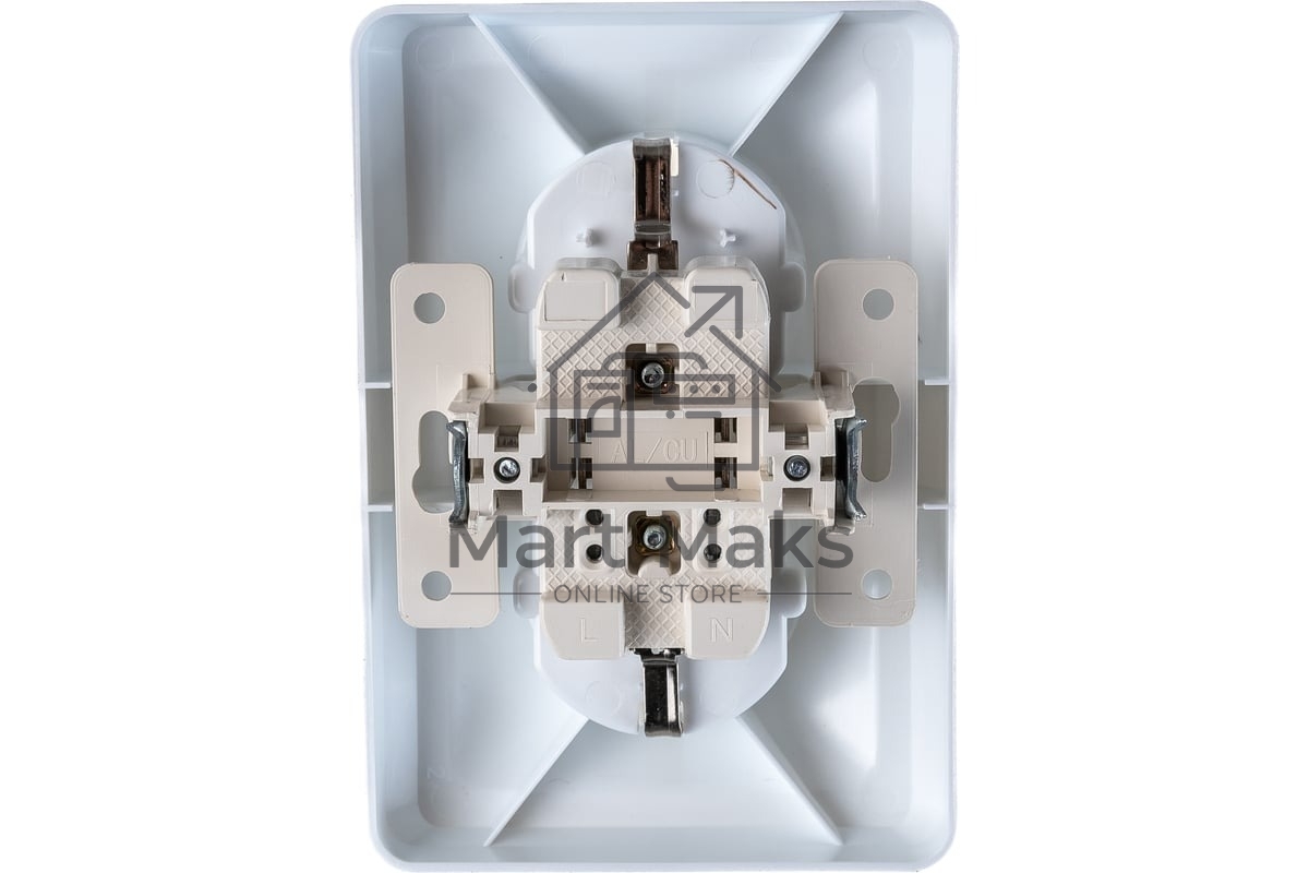 Розетка 2-м СП Вега РС12-3-ВБ с заземл. контактом без защ. штор 16А белый ИЭК ERV21-K01-16-DM