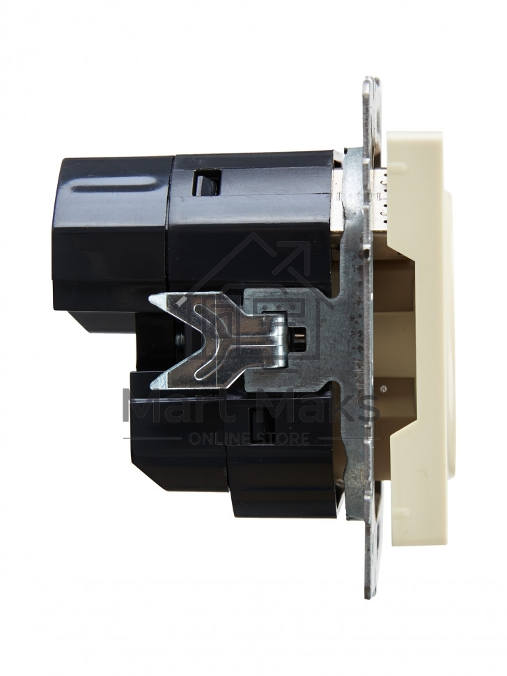 Розетка 1-местная IEK BRITE РЮш10-1-БрКр 16А, с USB A+A 2.1А, с заземлением с защитными шторками, бежевый