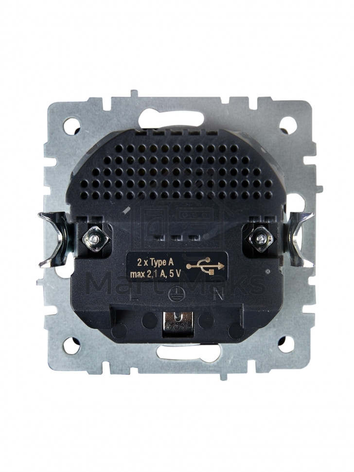 Розетка 1-местная IEK BRITE РЮш10-1-БрА ( BR-R14-16-U21-D21-K47) с заземлением, с защитными шторками, 16А, с USB A+A 5В 2,1А, алюминий