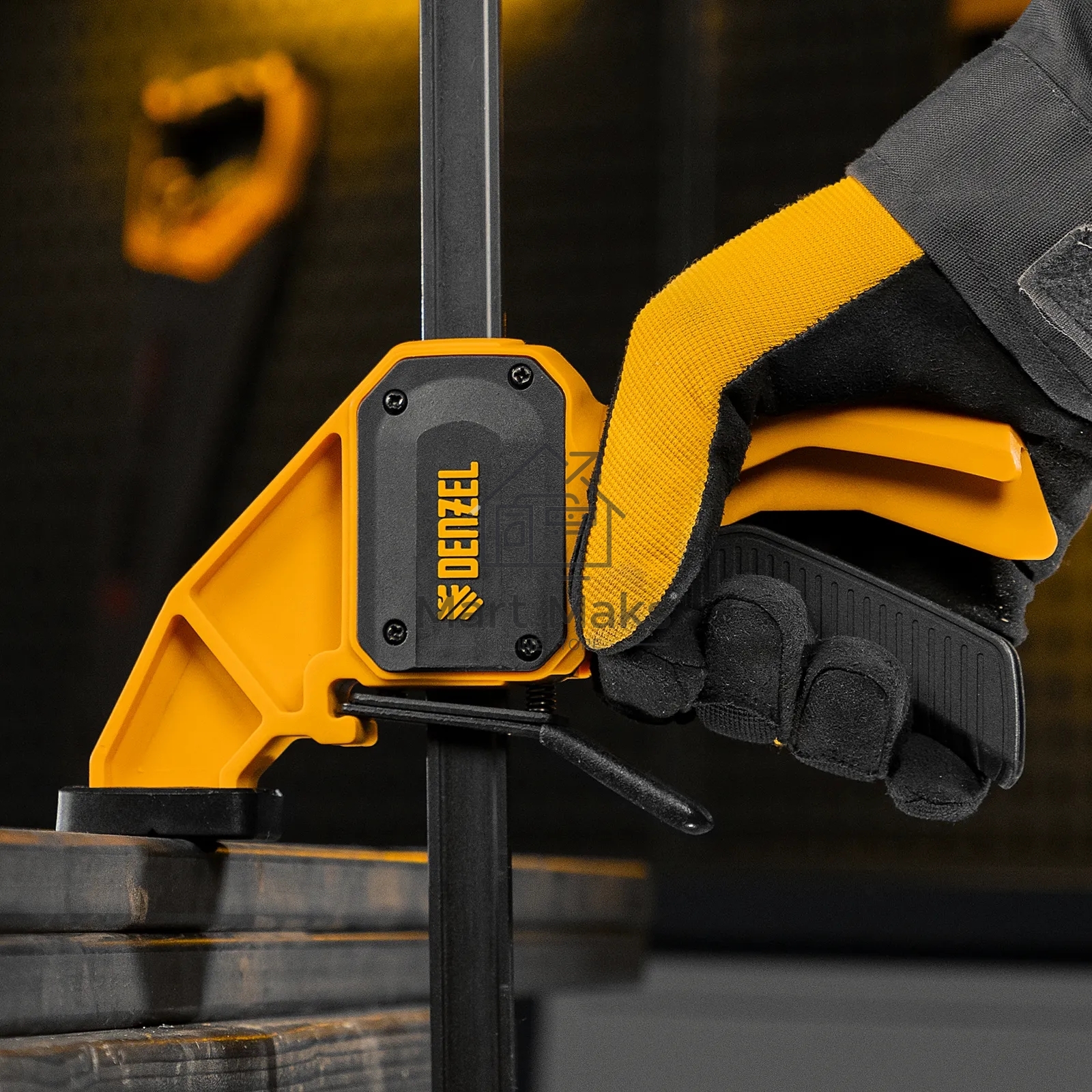 Струбцина Denzel F-образная, быстрозажимная, 600 х 80 мм, усиленный нейлоновый корпус