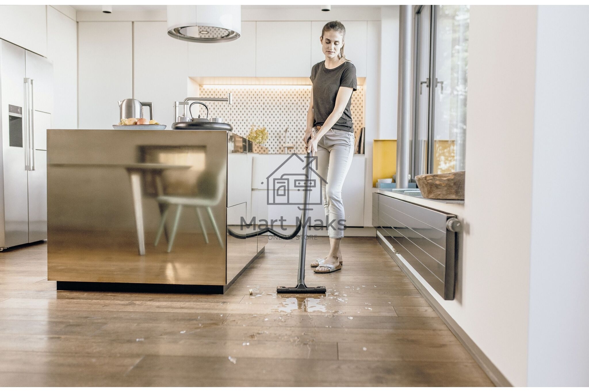 Строительный пылесос Karcher WD 2 Plus S V-15/4/18 желтый, 1000 Вт, уборка сухая/сбор воды, пылесборник мешок/контейнер, 15 л
