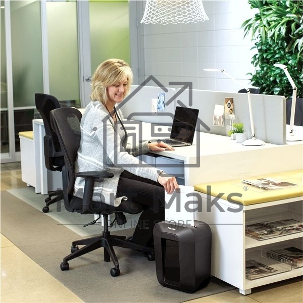 Шредер Fellowes PowerShred LX41 черный (секр.P-4)/перекрестный/8лист./17лтр./скрепки/скобы/пл.карты