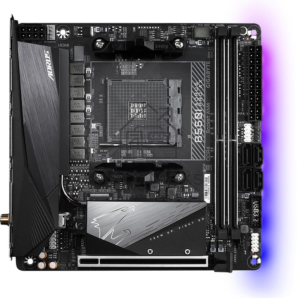Материнская плата Gigabyte B550I AORUS PRO AX, AM4, AMD B550, 2xDDR4, 4xSATA, 2xM.2, 1xPCIe 4.0 x16, 2xHDMI, 1xDP, 1x 2.5Gb LAN, 1xUSB-C 3.2 Gen 2, 4xUSB-A 3.2 Gen 1, 3x3.5 мм, 7.1, Mini-ITX