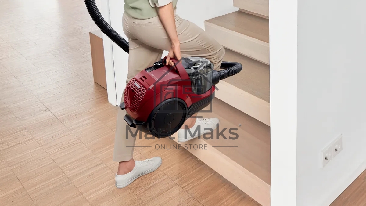 Пылесос Bosch BGS21WX200 красный, 2000 Вт, уборка сухая, пылесборник контейнер, 2 л