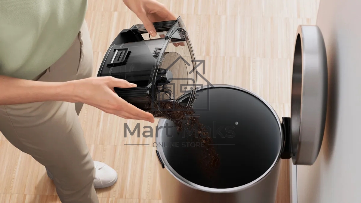 Пылесос Bosch BGS21WX200 красный, 2000 Вт, уборка сухая, пылесборник контейнер, 2 л