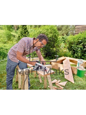 Пилы, Станки Bosch PKS 40 06033C5000 Ручная дисковая пила 850 Вт, глубина пропила под углом 90°: 0-40 мм, глубина пропила под углом 45°: 0-26 мм. Направляющая пластина 120 х 260 мм, масса 2,