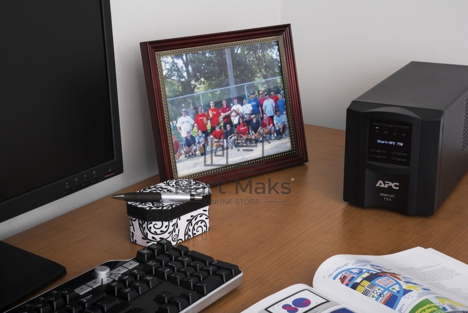 Источник бесперебойного питания APC Smart-UPS SMT750IC 500Вт 750ВА черный