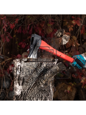 Топор-колун Matrix с клиновидным полотном 2000 г, фибергласовое обрезиненное топорище 880 мм