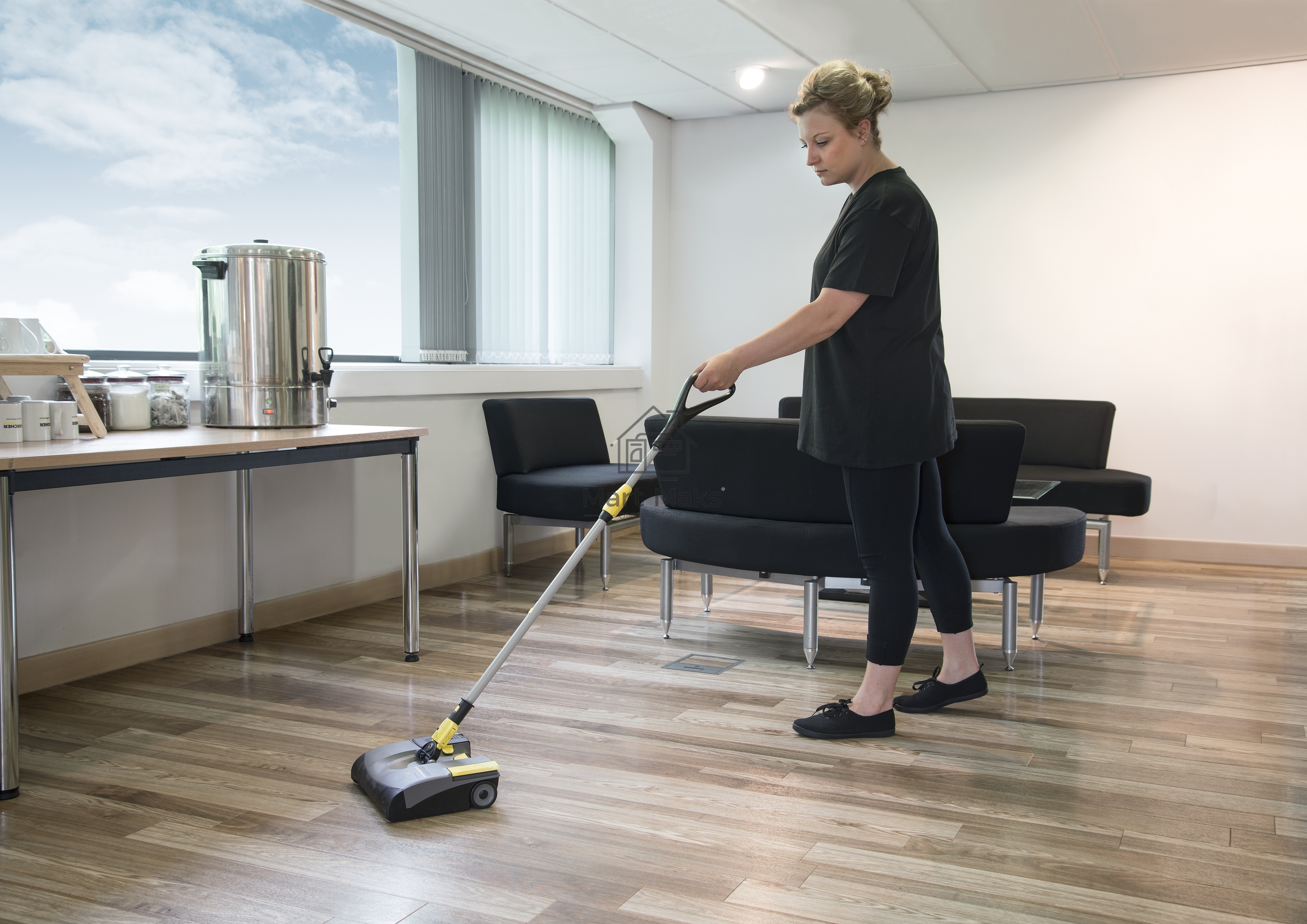 Пылесос-электровеник Karcher ЕВ 30/1 Li-ion серый/желтый, питание от аккумулятора, 25 Вт, уборка сухая пылесборник 1 л, работа от АКБ max 52 мин.