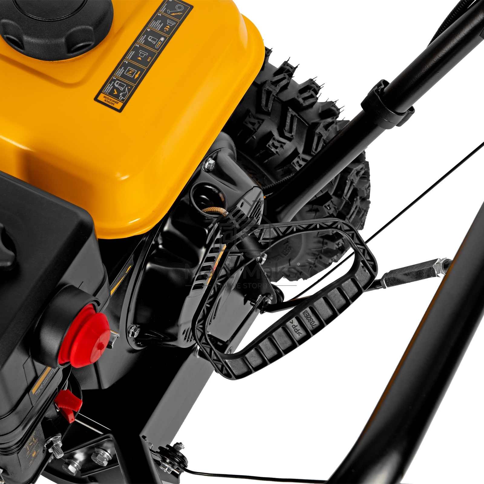 Бензиновая снегоуборочная машина SBM 610, 212cc, ручной старт, фара Denzel