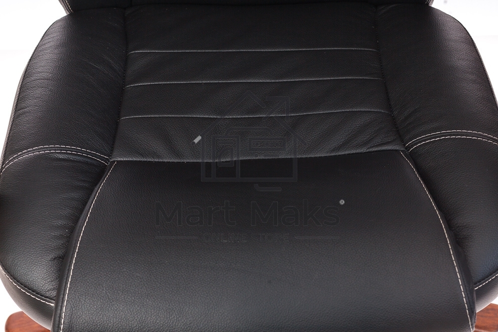 Кресло руководителя Бюрократ T-9923WALNUT/BLACK черный, кожа, крестовина дерево