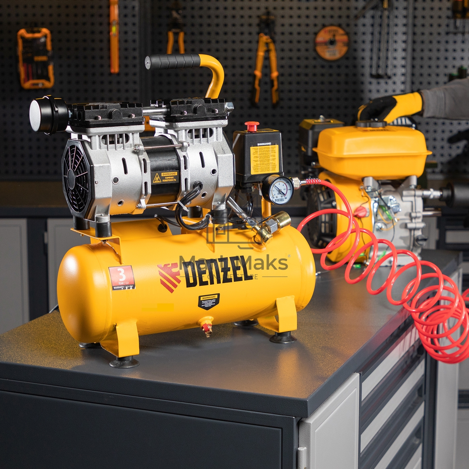 Компрессор DLS650/10 безмаслянный малошумный 650 Вт, 120 л/мин,ресивер 10 л Denzel