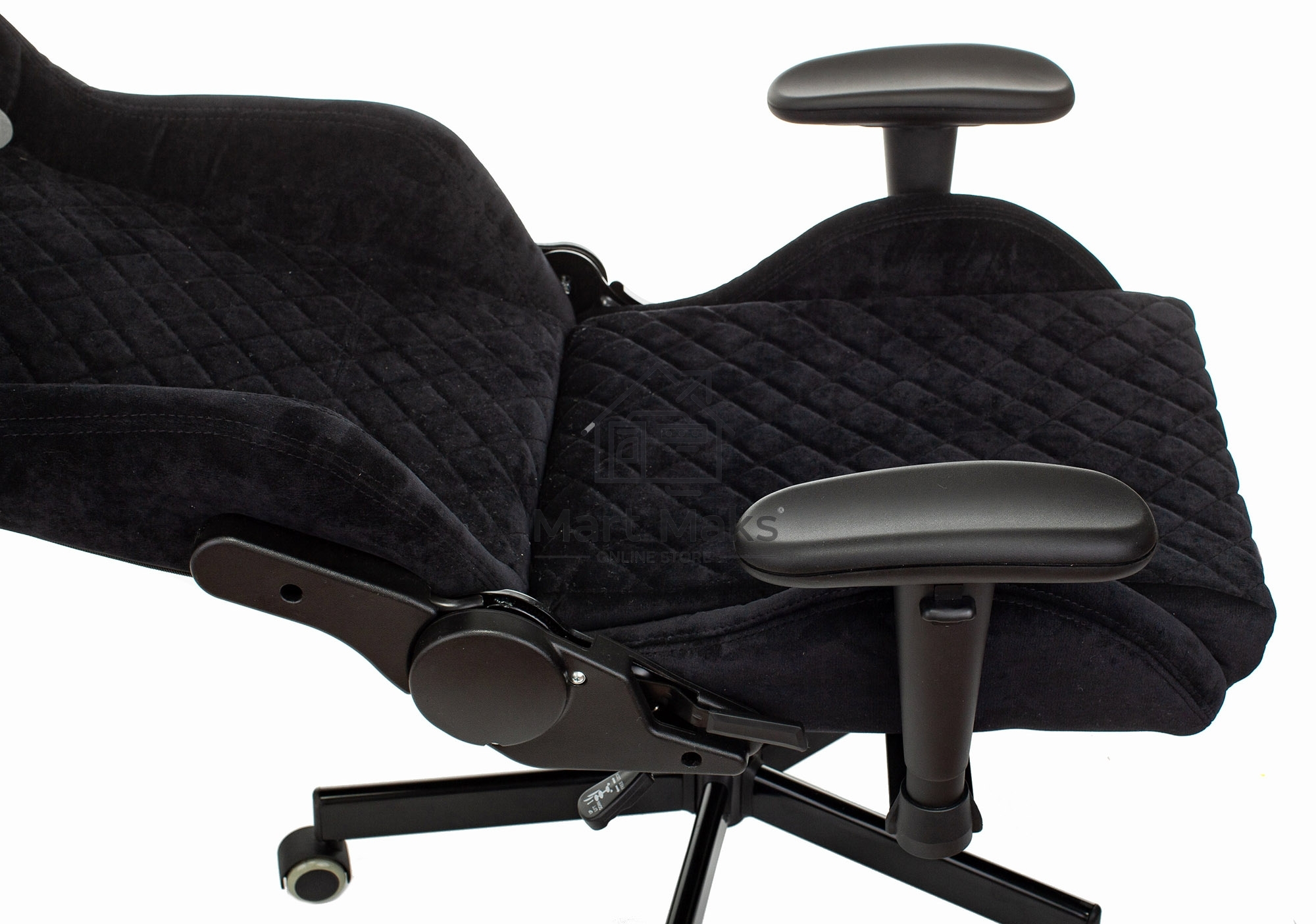 Кресло игровое Бюрократ Knight Outrider Light-20 черный с подголов. крестовина металл