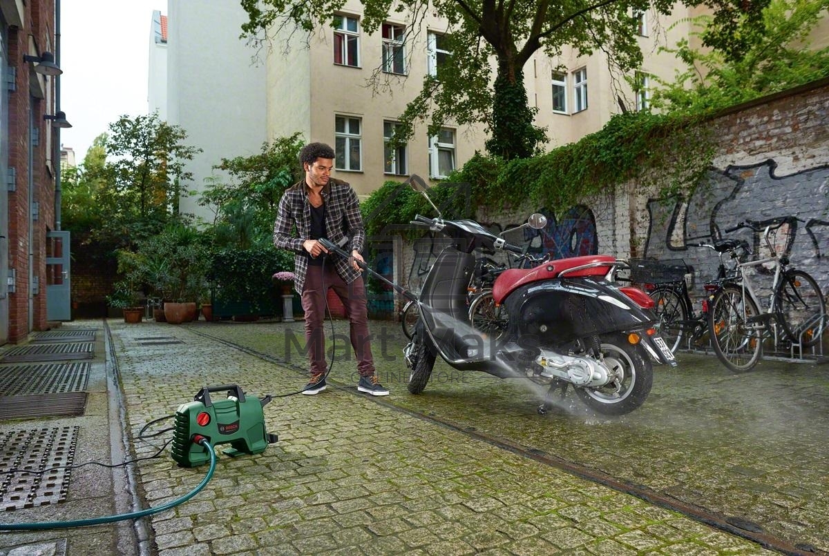 Минимойка Bosch EasyAquatak 110 1300Вт