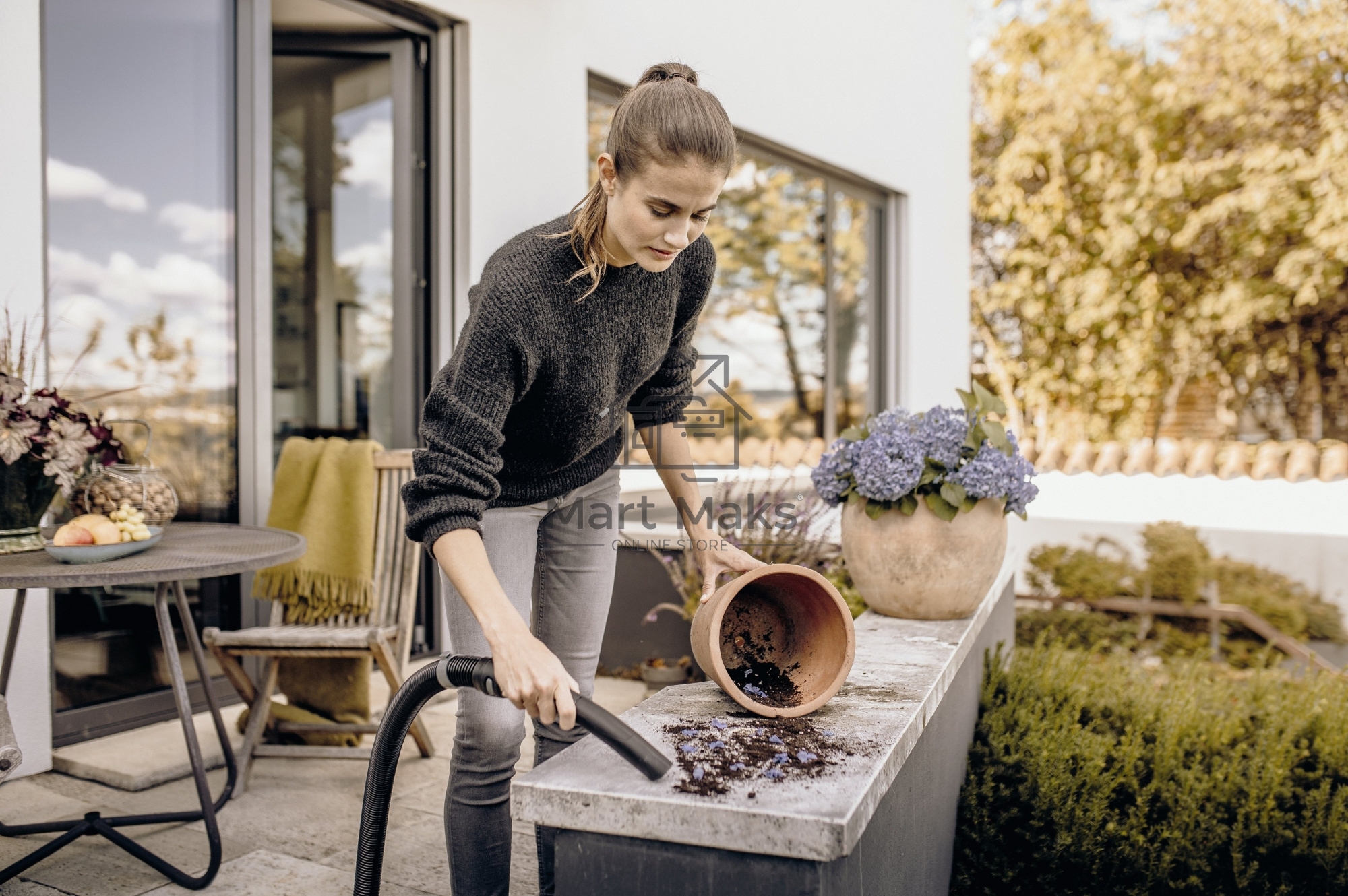 Строительный пылесос Karcher WD 3 P S V-17/4/20 желтый, 1000 Вт, уборка сухая/сбор воды, пылесборник мешок/контейнер, 17 л