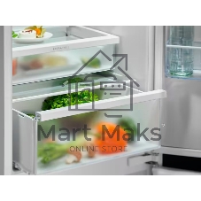 Холодильник Встраиваемый ELECTROLUX ENT6MD18S3 комбинированный, No Frost (морозильная камера), электронное управление, полезный объём: 248 л (186 + 62 л), перенавешиваемые двери, складная полка, лоток для яиц, 54x54.9x177.9 см