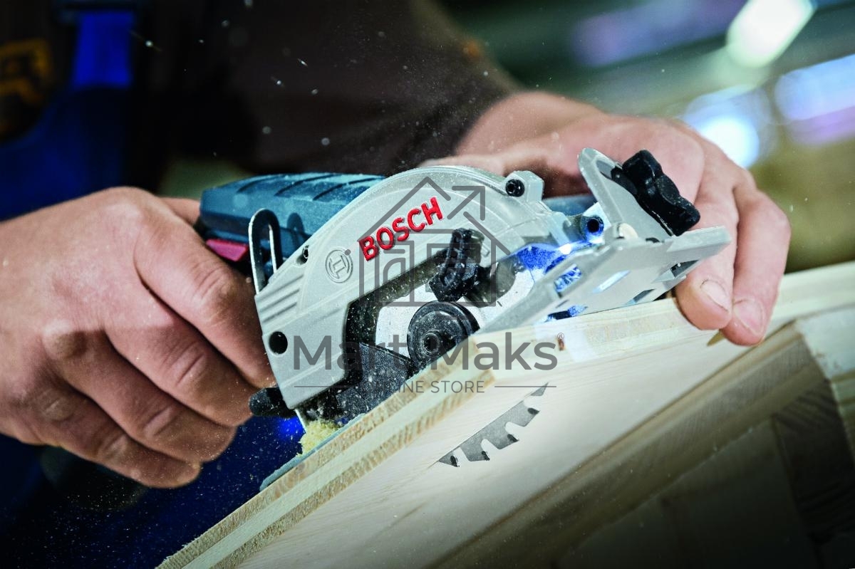 Пилы электрические сабельные, ленточные, Лобзики Bosch GKS 10,8 V-LI 06016A1001 Пила циркулярная аккумуляторная диаметр диска 85мм, скорось вращения 1400 об/мин,напряжение аккум 10.8 В,емкость аккум 2А*ч,вес 1.2кг
