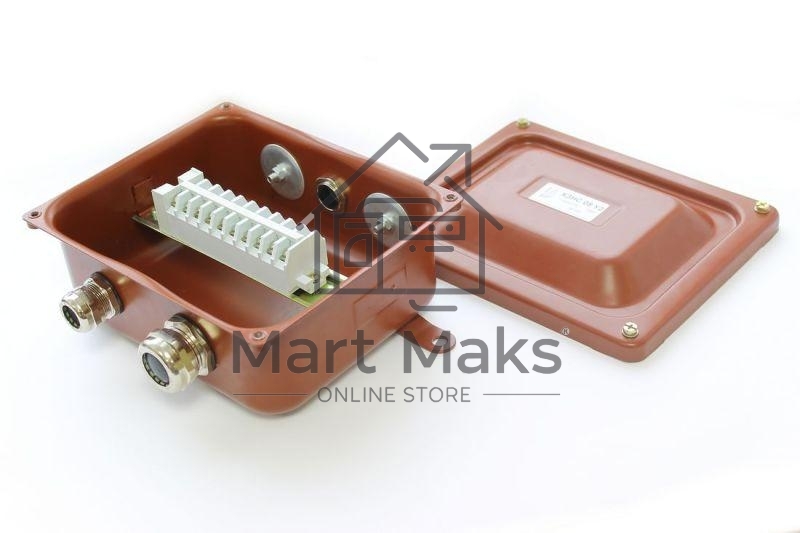 Коробка КЗНС-08 УХЛ1.5 IP65 с латунными сальниками ЗЭТА zeta30314
